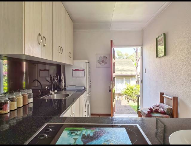 2 BEDROOM TOWNHOUSE FOR SALE IN DOUGLASDALE